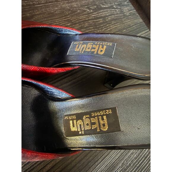 Akgün Red Snake Skin Mule Kitten Toe Heels Sz. 7 - Picture 3 of 6